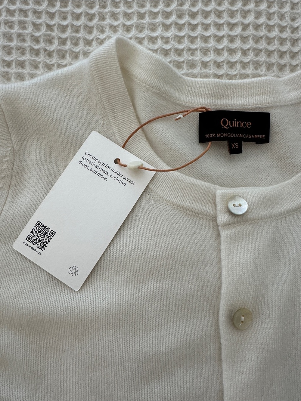 Quince Women's Crewneck Mongolian Cashmere Cardigan in Off-White - Picture 3 of 3